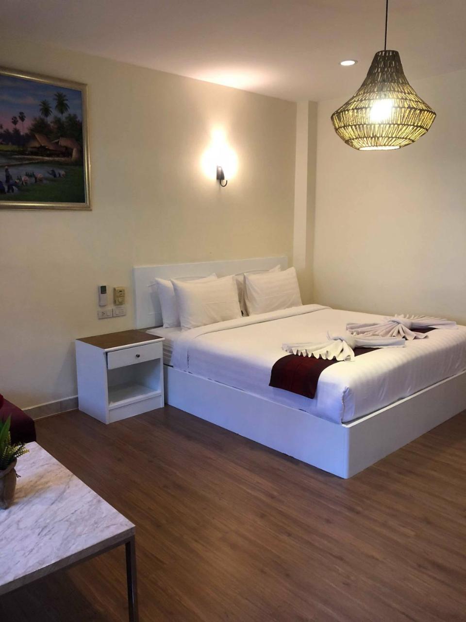 Db Residence Patong Esterno foto