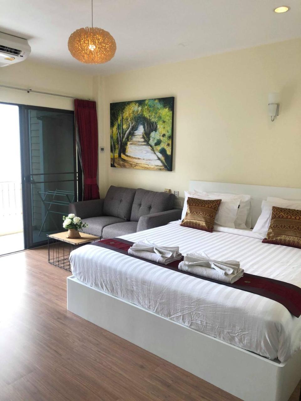 Db Residence Patong Esterno foto
